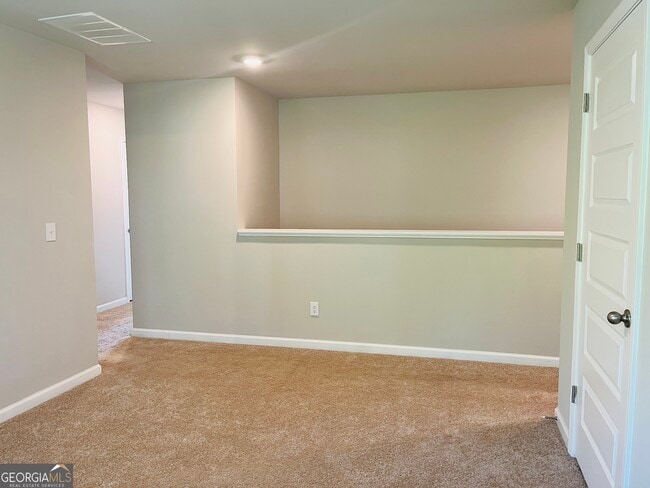 Building Photo - 138 Silver Birch Pass