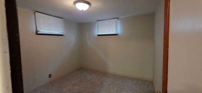 Building Photo - 2904 Plum Dr