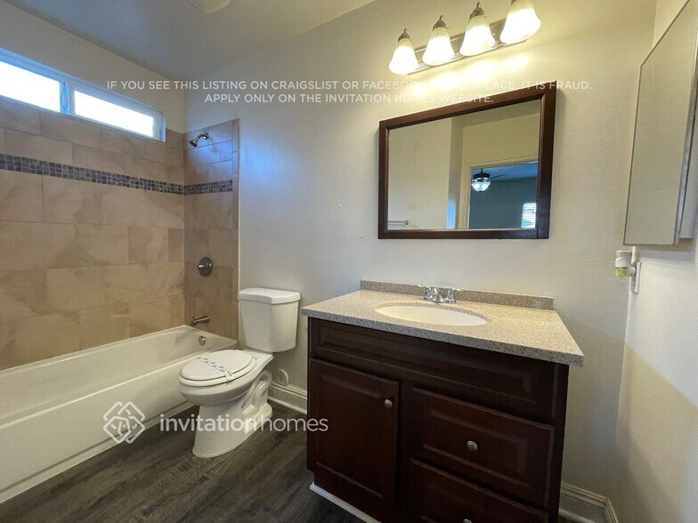 Building Photo - 1240 W 82nd St