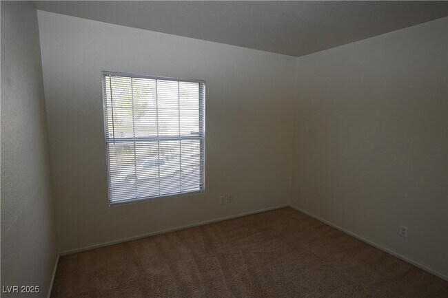 Building Photo - 8465 Blue Island Ave