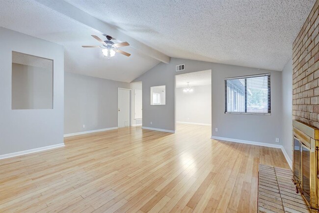 Building Photo - 6300 Capriola Dr
