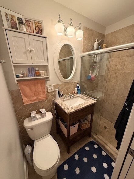 Building Photo - 6912 N Lakewood Ave