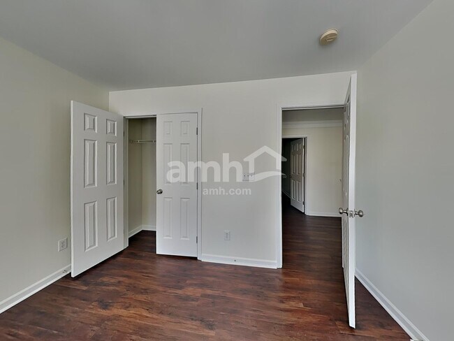 Building Photo - 3007 Linstead Dr