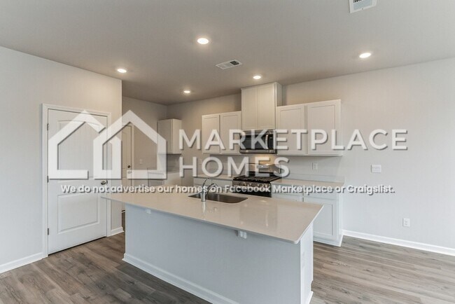 Building Photo - 7280 Scotlyn Wy