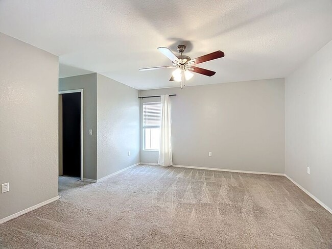 Building Photo - 1152 Bowline St