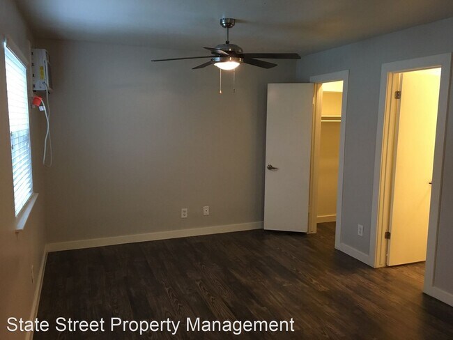 Building Photo - 1131 Hollow Creek Dr