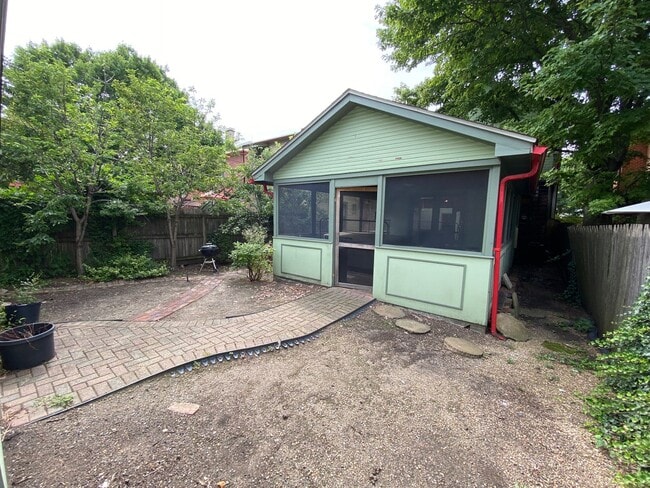 Building Photo - Short North - Victorian Village Single Family Brick House