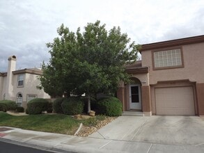 Building Photo - WONDERFUL DUAL MASTER BEDROOM TOWNHOME IN GATED "GREEN VALLEY COMMUNITY!!"