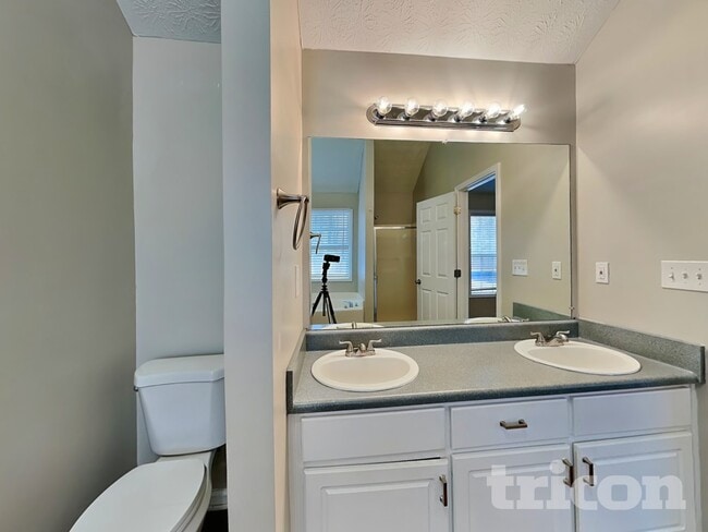 Building Photo - 50 Crooked Creek Way