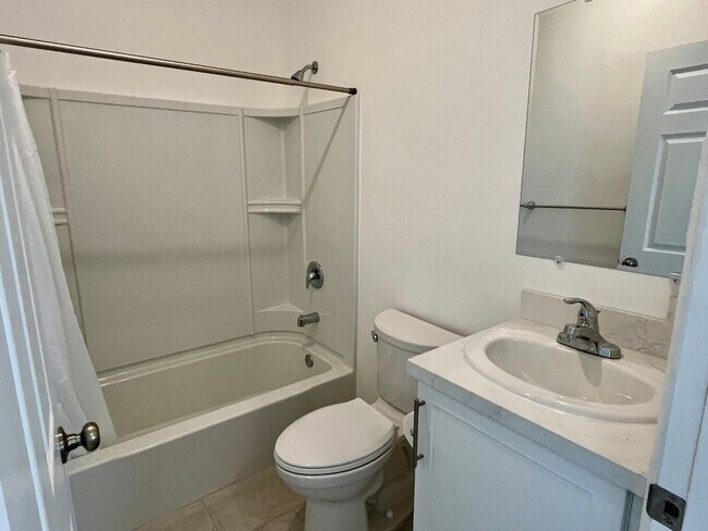 Building Photo - New 3 Bedrooms 2 Baths Apt. in Kensington