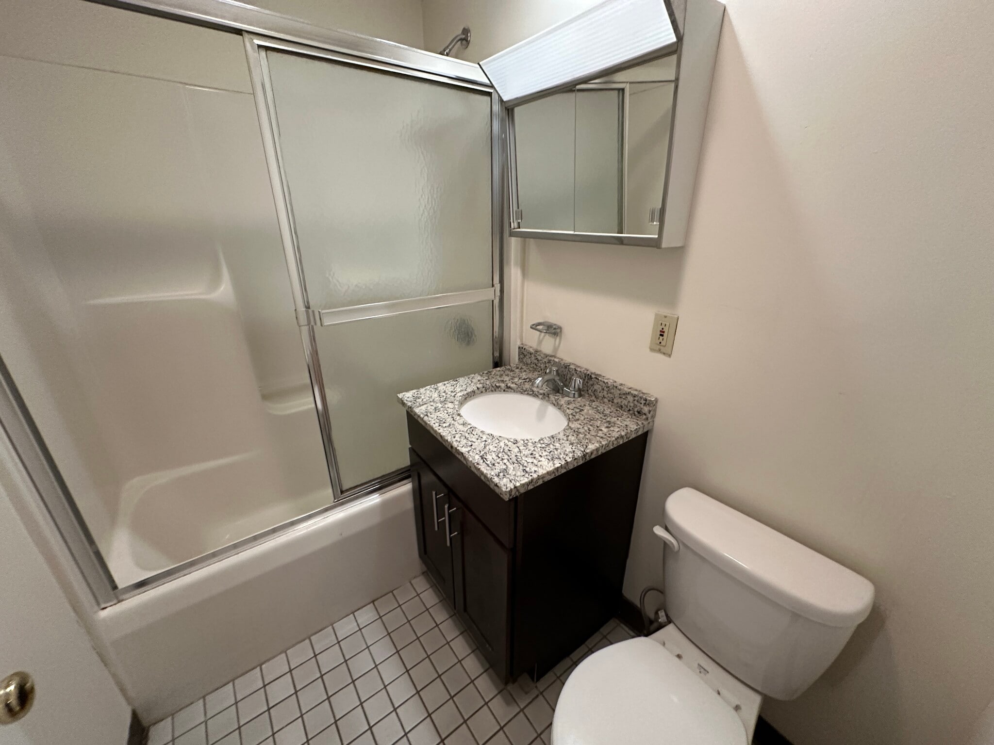 Building Photo - 83 Essex St