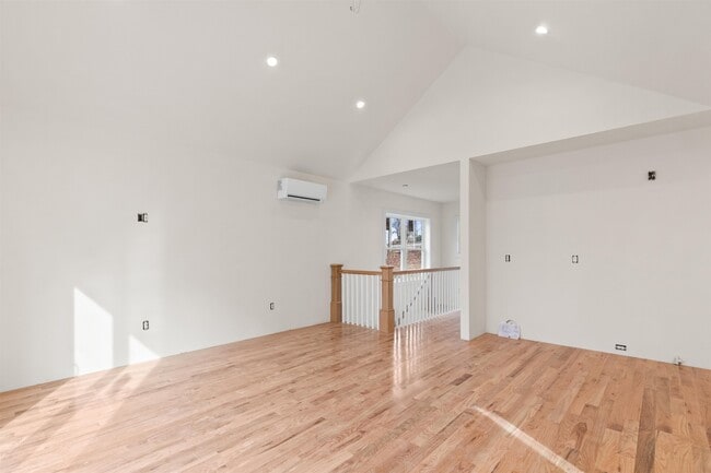 Building Photo - 3112 Parade Rd