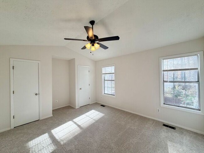 Building Photo - Gorgeous Doraville 2 Bed-2.5 Bath Townhouse, Roommate Floor plan!