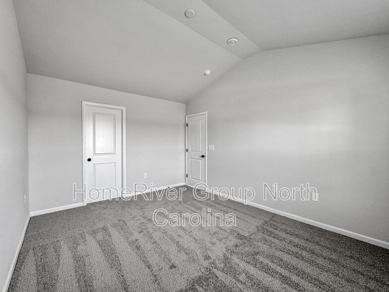 Building Photo - 3531 Clover Vly Dr