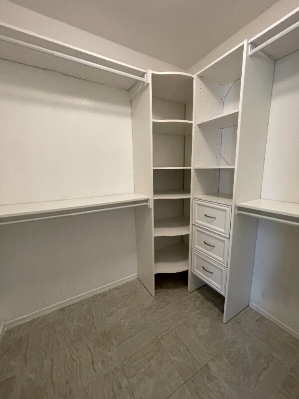 Building Photo - 3016 W White Feather Ln
