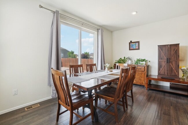 Building Photo - 4 bed 3.5 bath house located in Thornton!!