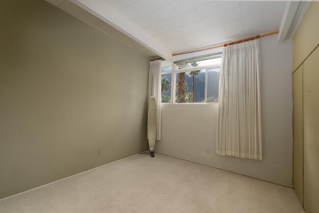 Building Photo - 866 N Topaz Cir