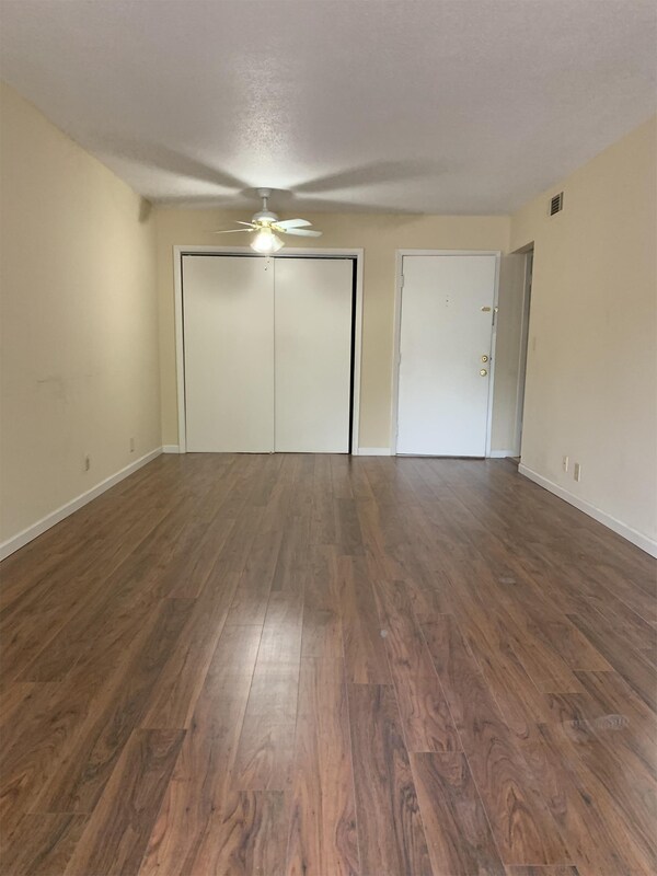 Building Photo - 1859 Poplar Woods Cir W