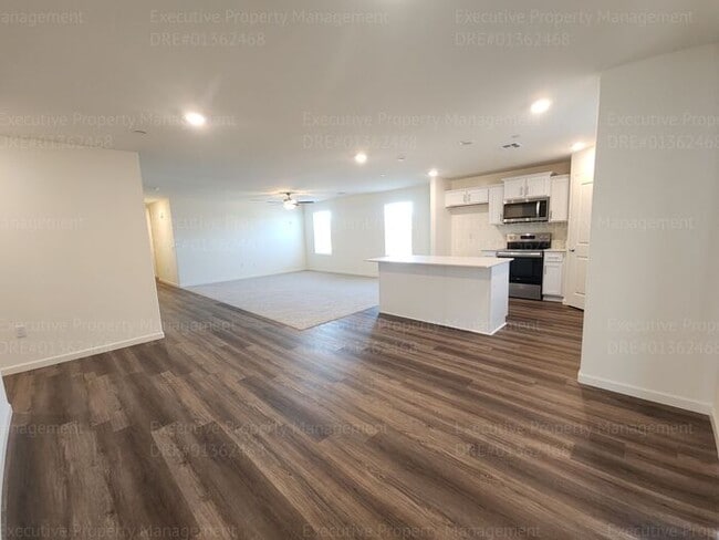 Building Photo - Newly constructed 4 bedroom/ 3 bathroom co...