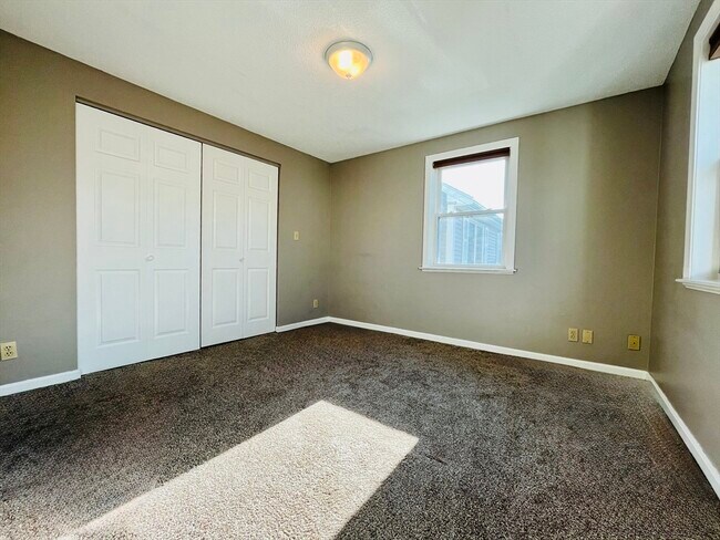 Building Photo - 30 Margin St