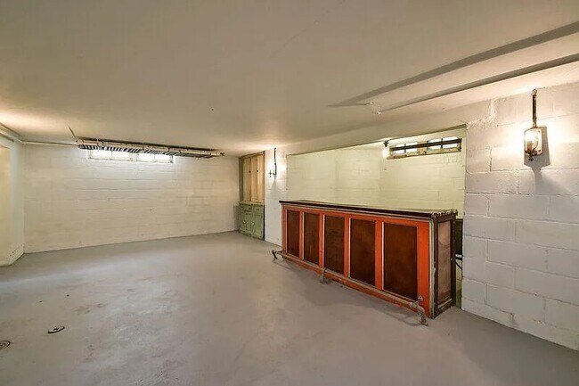 Building Photo - 2360 N 72nd St