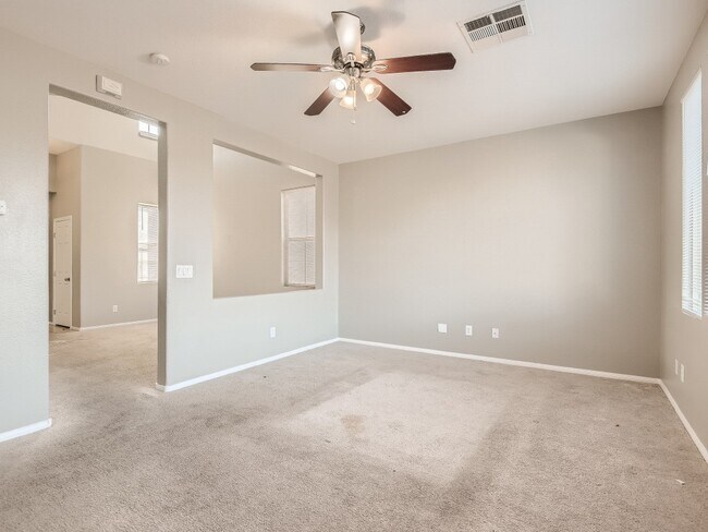 Building Photo - 5537 Ayers Cliff St