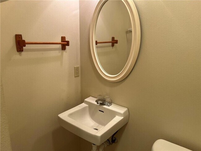 Building Photo - 316 Plantation Dr
