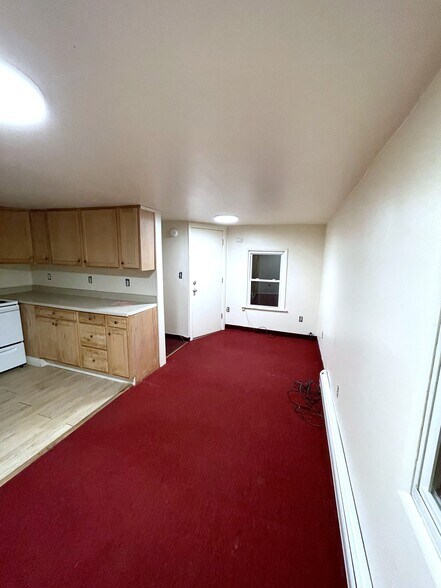 Building Photo - 133 Meadville St