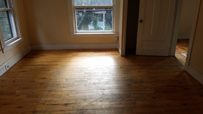 Building Photo - 439 Meigs St