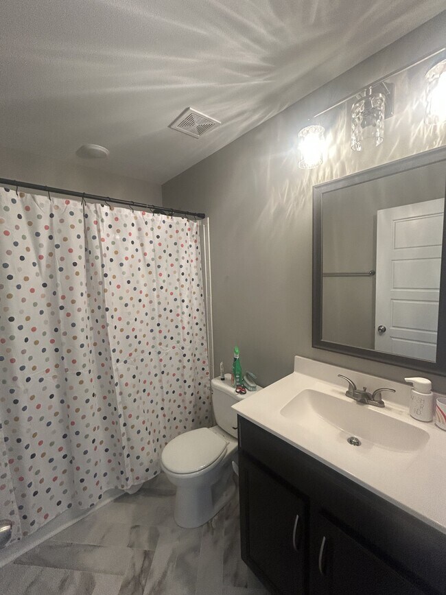 Building Photo - 427 Mattingly Dr