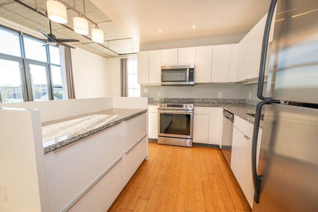 Building Photo - 1 Cool Blow St