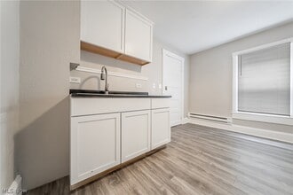 Building Photo - 2036 Lark St