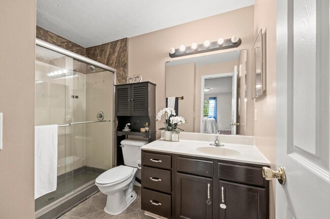 Building Photo - 6823 Meadow Creek Dr