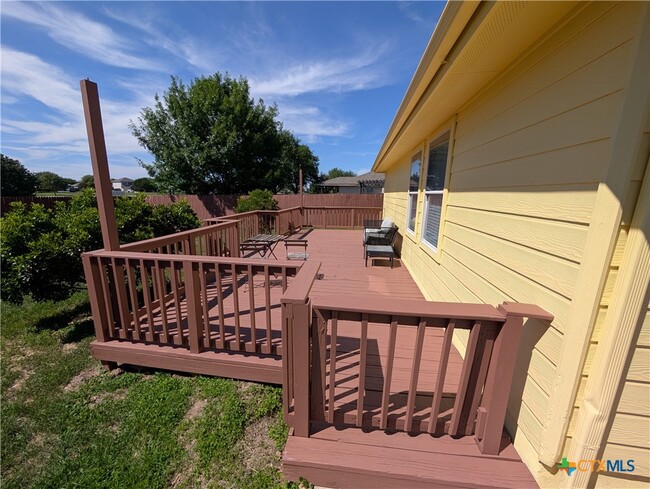 Building Photo - 369 Starling Creek