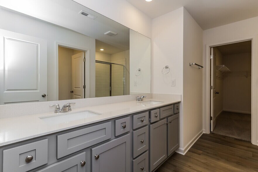 Building Photo - 209 Paisley Wy