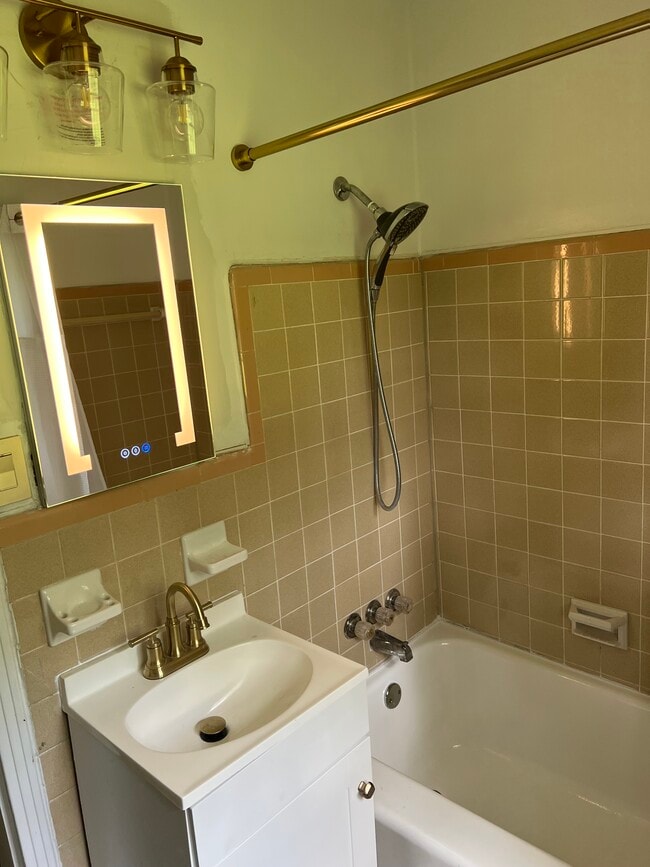 Building Photo - 2419 Dozier Dr