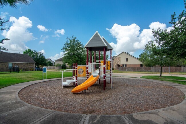 Building Photo - 1730 Palmetto Park Dr