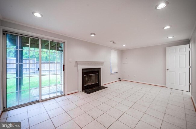 Building Photo - 8501 Blue Bird Woods Ct