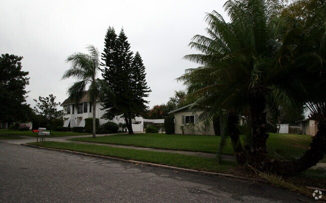 Primary Photo - 7320 Manatee St