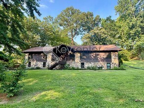 Building Photo - 4910 Bal Harbor Dr