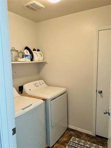 Building Photo - 1308 Divine Dr