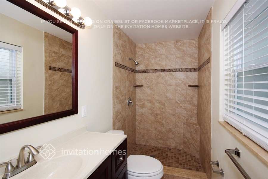 Building Photo - 3900 Lejune Ave