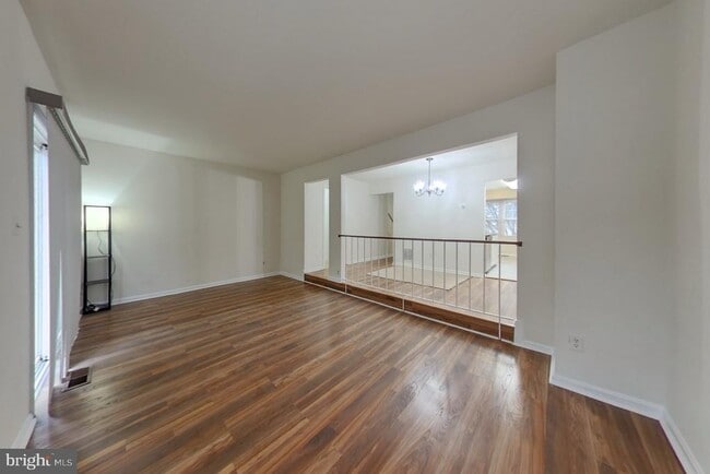 Building Photo - 4939 McFarland Dr