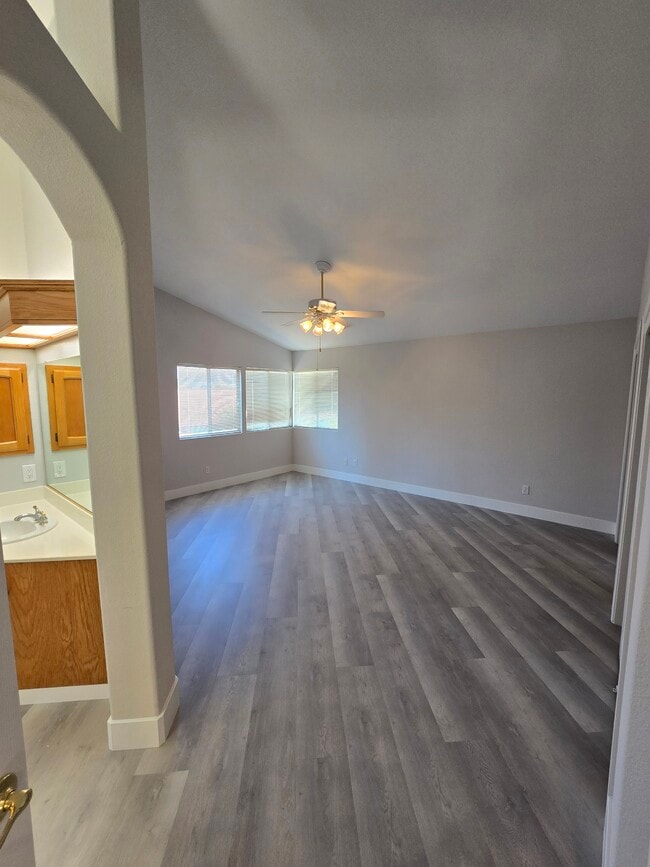 Building Photo - 1842 Loma Linda Cir