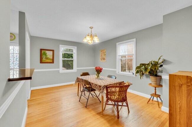 Building Photo - 3-bedroom, 1 and half bathroom end-of-group townhome in the quiet Stoneridge neighborhood in Towson