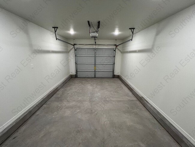 Building Photo - 2125 Bobwhite Ct