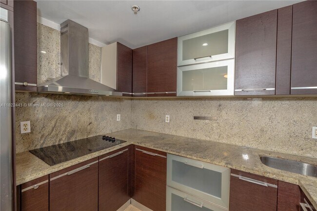 Building Photo - 50 Menores Ave