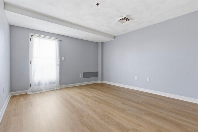 Building Photo - 39 Parlin St