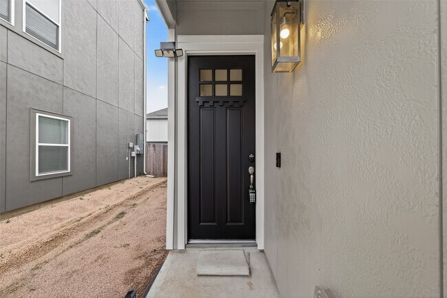 Building Photo - 11413 Velvet Fld Dr