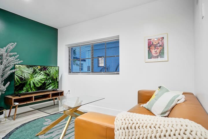 Building Photo - 1718 SW 11th St